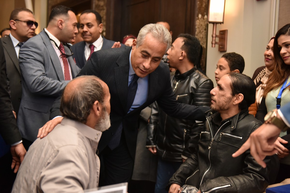 وزير القوى العامله 
